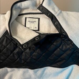 This is an Abercrombie & Fitch light weight coat